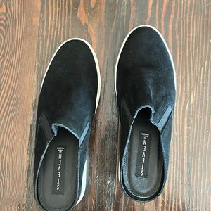 Brand new Steve Madden suede sneaker mules